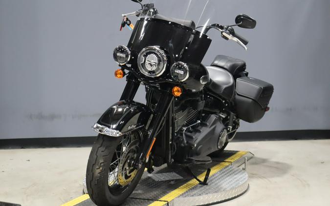 2024 Harley-Davidson Heritage Classic Vivid Black - Black Finish