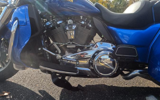 2017 Harley-Davidson Tri Glide Ultra FLHTCUTG