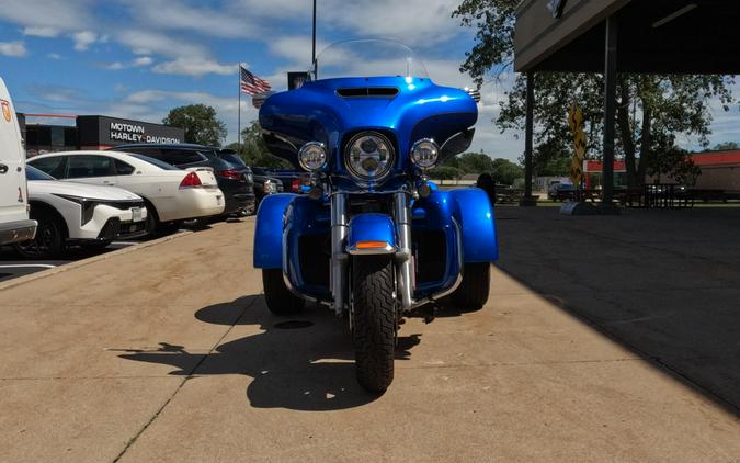 2017 Harley-Davidson Tri Glide Ultra Custom Colour Bonneville Blue/Fathom Blue