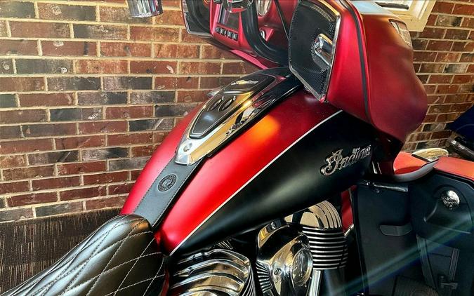 2019 Indian Motorcycle® Roadmaster® Icon Series Ruby Smoke/Thunder Black