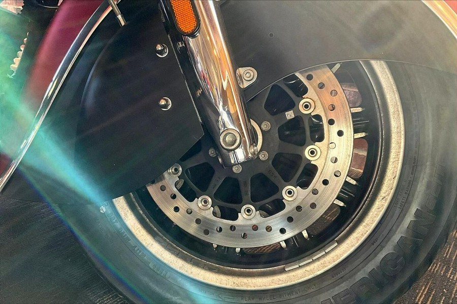 2019 Indian Motorcycle® Roadmaster® Icon Series Ruby Smoke/Thunder Black