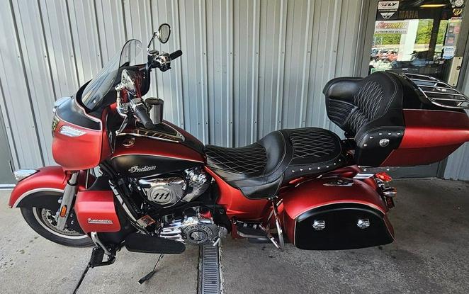 2019 Indian Motorcycle® Roadmaster® Icon Series Ruby Smoke/Thunder Black