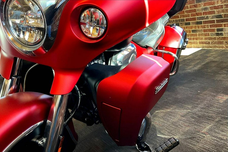 2019 Indian Motorcycle® Roadmaster® Icon Series Ruby Smoke/Thunder Black