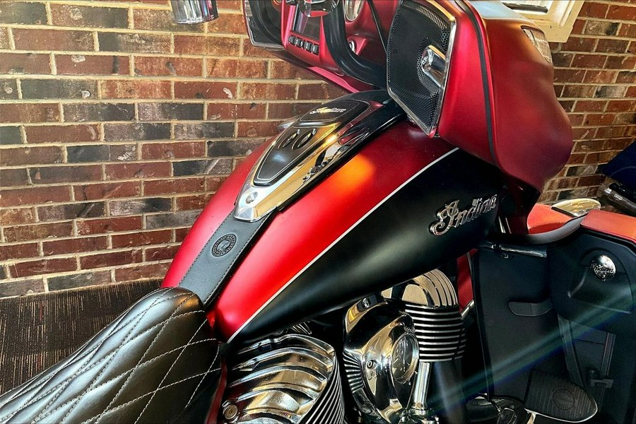 2019 Indian Motorcycle® Roadmaster® Icon Series Ruby Smoke/Thunder Black