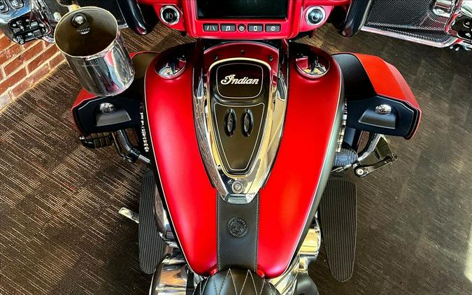 2019 Indian Motorcycle® Roadmaster® Icon Series Ruby Smoke/Thunder Black