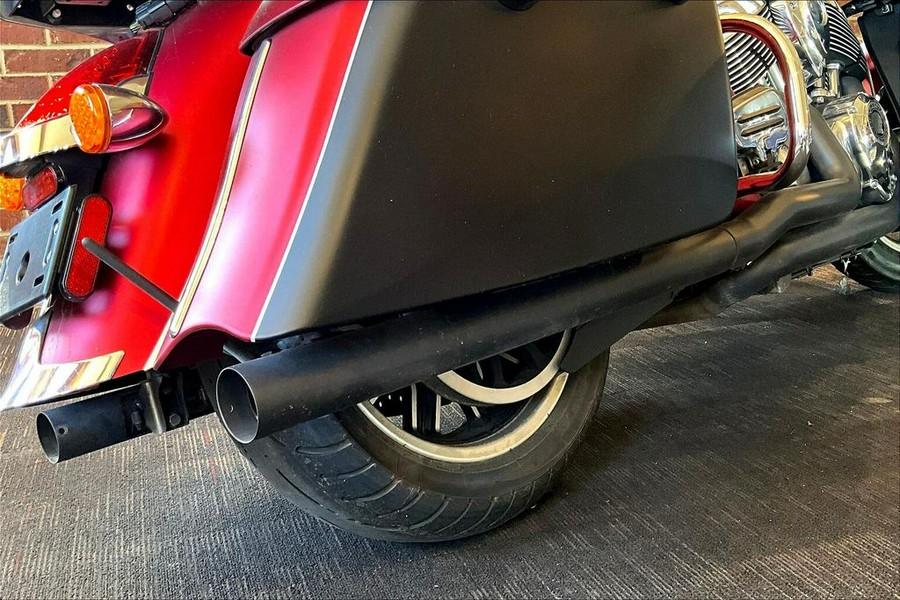 2019 Indian Motorcycle® Roadmaster® Icon Series Ruby Smoke/Thunder Black