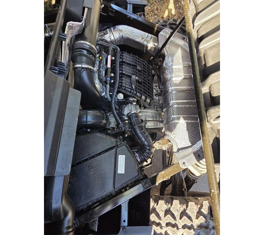 2026 Can-Am® Defender MAX Limited HD11 Desert Tan & Carbon Black