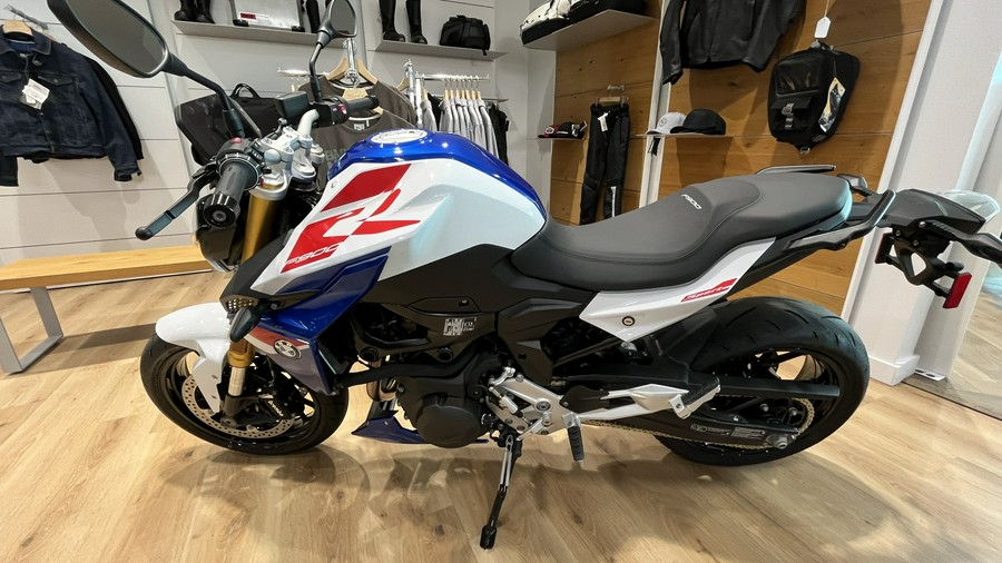 2024 BMW F 900 R