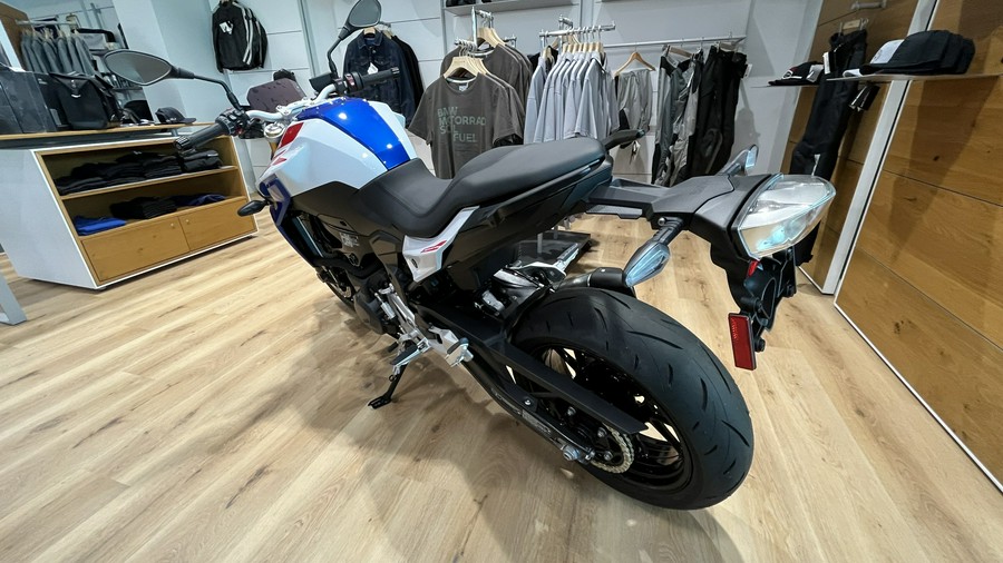 2024 BMW F 900 R