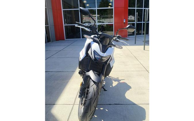 2025 CB750 HORNET - Honda