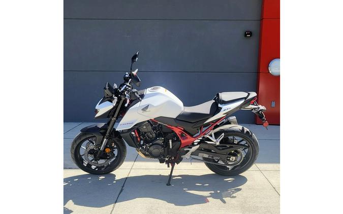 2025 CB750 HORNET - Honda