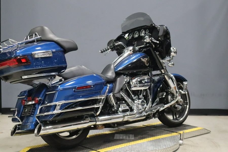2018 Harley-Davidson 115th Anniversary Street Glide Legend Blue/Vivid Black