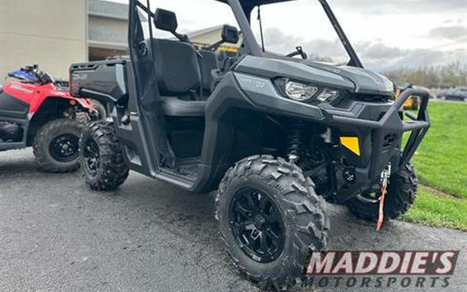 2024 Can-Am Defender XT HD10