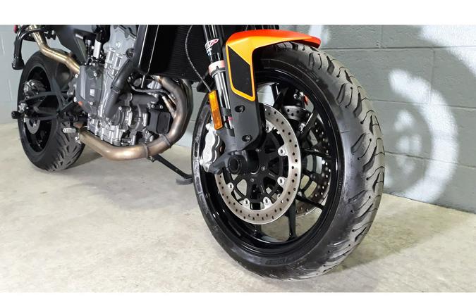 2022 890 DUKE - KTM
