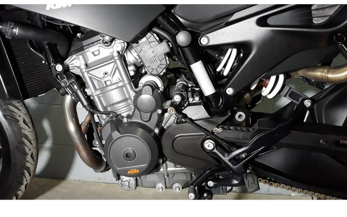 2022 890 DUKE - KTM