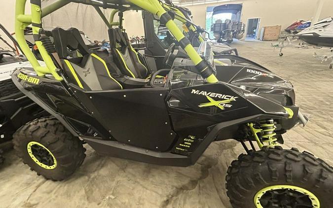 2016 Can-Am™ Maverick 1000R X ds TURBO