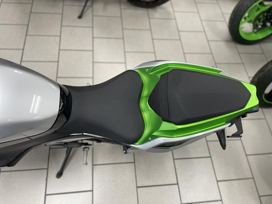 2024 Kawasaki Ninja® e-1 ABS