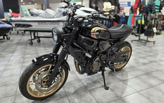 2024 Yamaha XSR700 CA