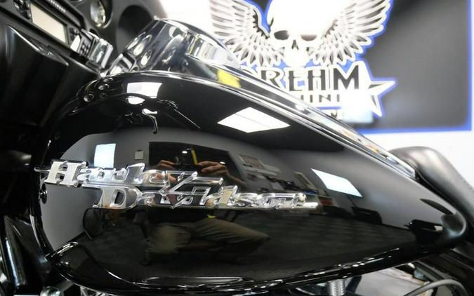 2009 Harley-Davidson® FLHX - Street Glide®