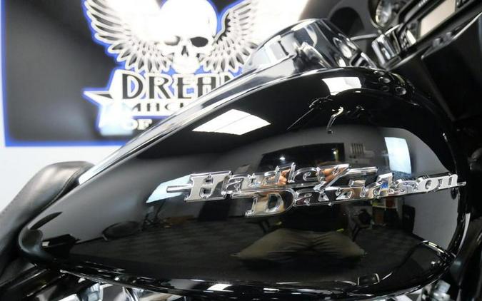 2009 Harley-Davidson® FLHX - Street Glide®