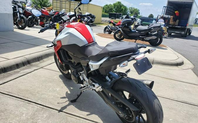 2020 BMW F 900 R Hockenheim Silver Metallic / Racing Red