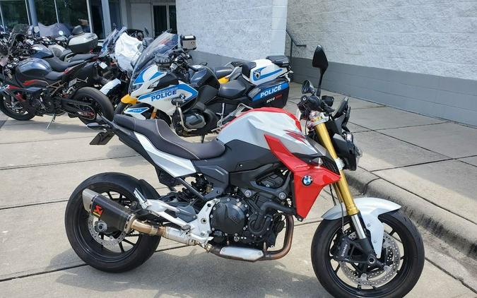 2020 BMW F 900 R Review (15 Fast Facts)