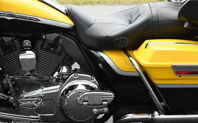 2012 Harley-Davidson® CVO Ultra Classic Electra Glide FLHTCUSE7