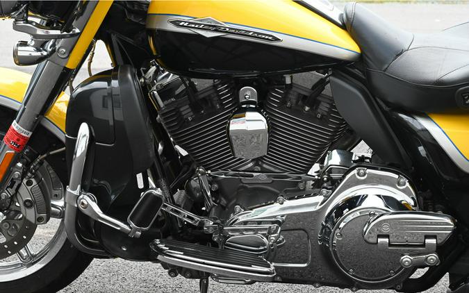2012 Harley-Davidson® CVO Ultra Classic Electra Glide FLHTCUSE7