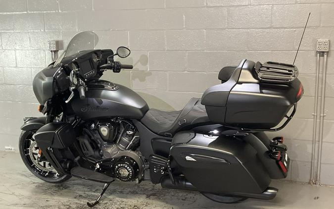 2025 Indian Motorcycle® Roadmaster® PowerPlus Dark Horse® w/PowerBand Black Smoke