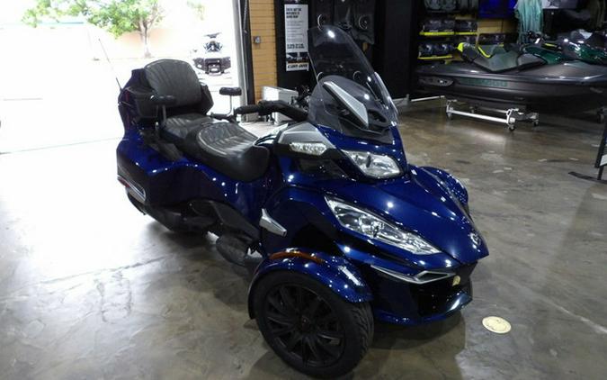 2017 Can-Am Spyder RT S 6-Speed Semi-Automatic (SE6)