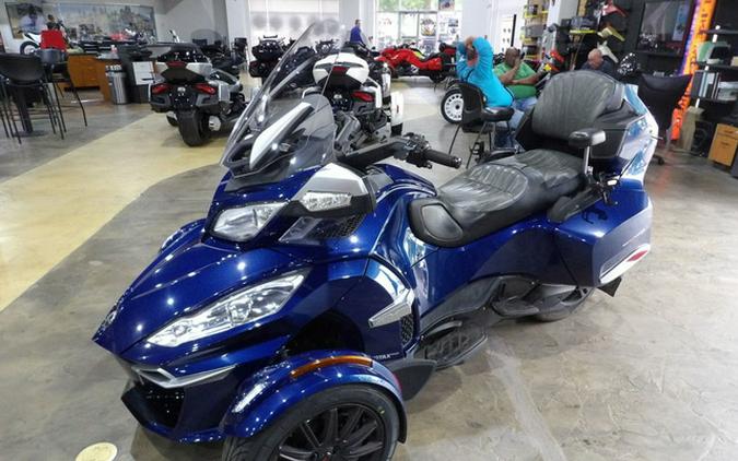 2017 Can-Am Spyder RT S 6-Speed Semi-Automatic (SE6)