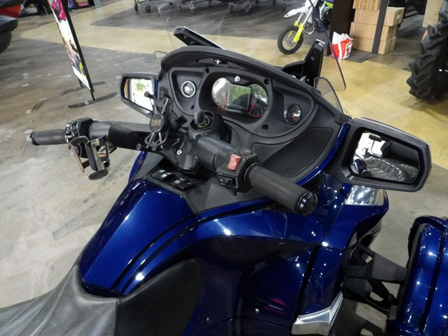 2017 Can-Am Spyder RT S 6-Speed Semi-Automatic (SE6)