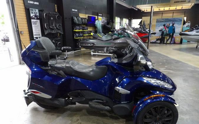 2017 Can-Am Spyder RT S 6-Speed Semi-Automatic (SE6)