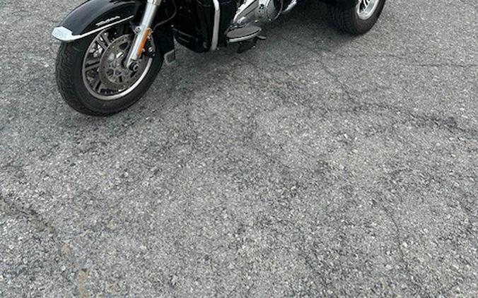2021 Harley-Davidson® Tri Glide® Ultra Vivid Black