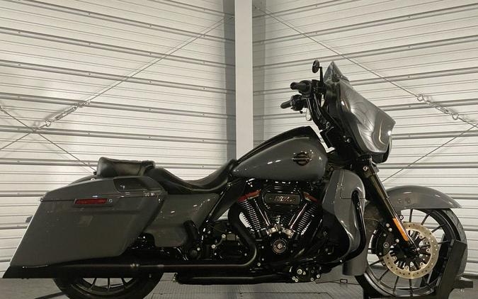 2018 Harley-Davidson® FLHXSE - CVO™ Street Glide®