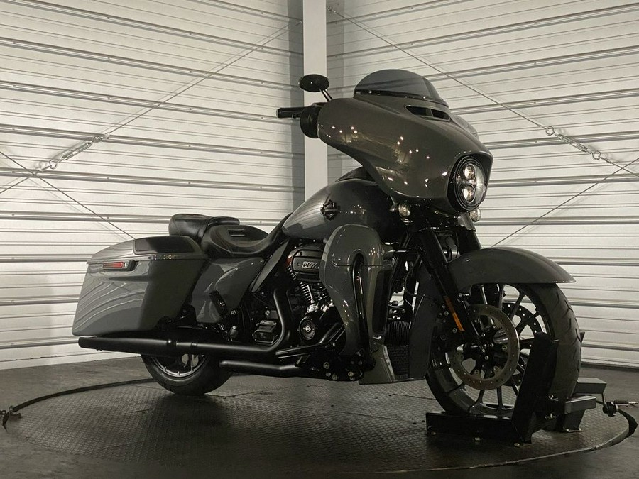 2018 Harley-Davidson® FLHXSE - CVO™ Street Glide®