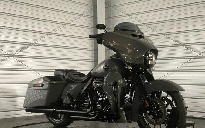 2018 Harley-Davidson® FLHXSE - CVO™ Street Glide®