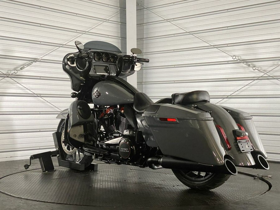 2018 Harley-Davidson® FLHXSE - CVO™ Street Glide®