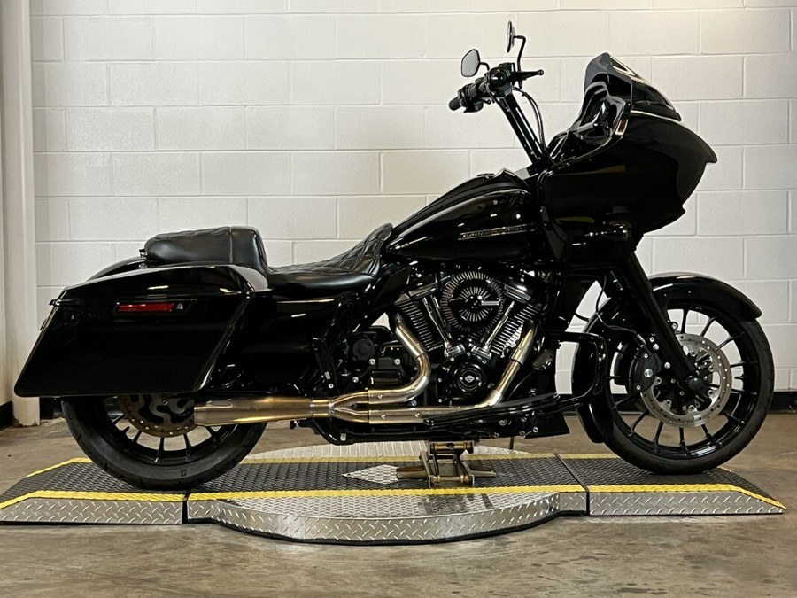 FLTRXS 2018 Road Glide Special