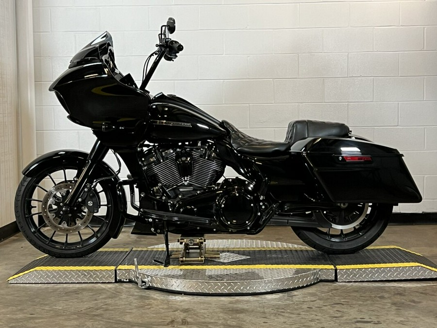 FLTRXS 2018 Road Glide Special