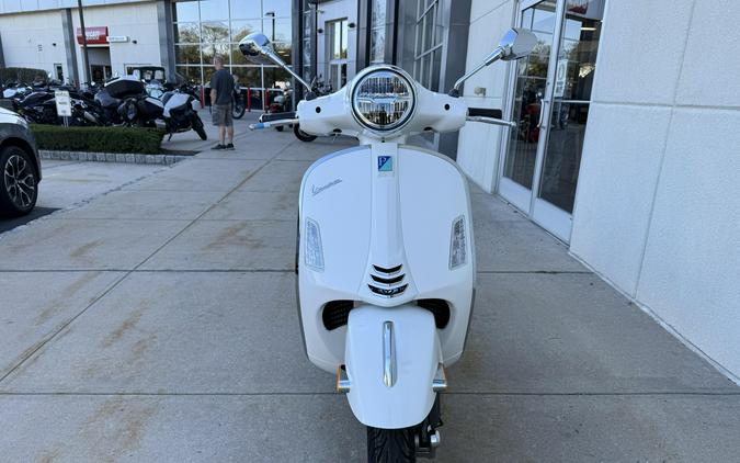 2027 Vespa GTS 310 HPE SUPER