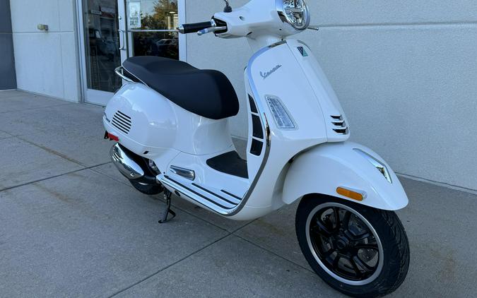 2027 Vespa GTS 310 HPE SUPER