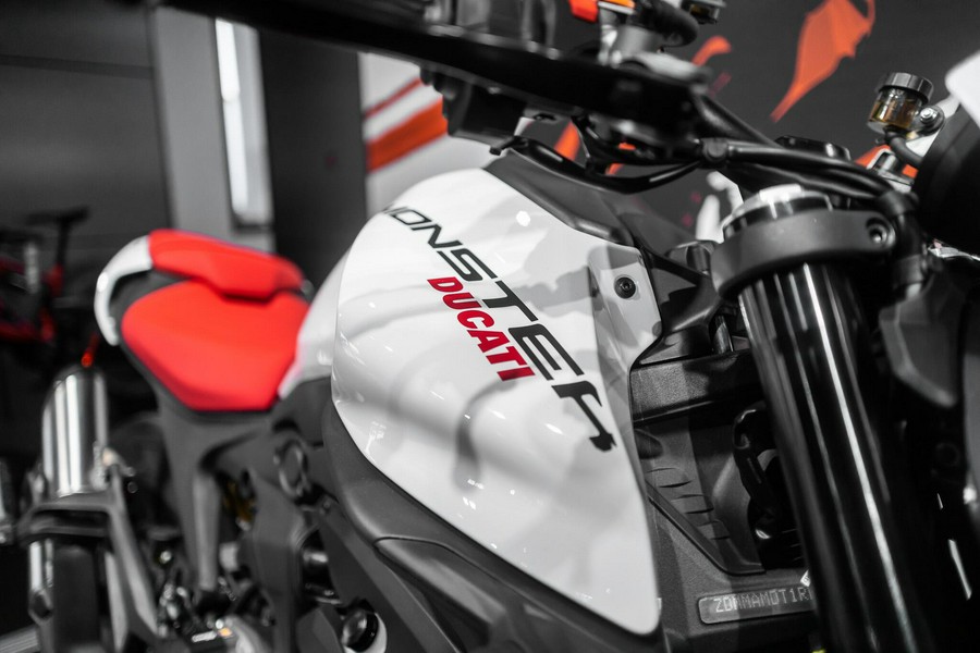 2025 Ducati Monster 937