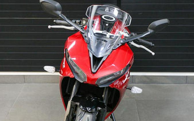 2025 Triumph Daytona 660 Carnival Red/Sapphire Black