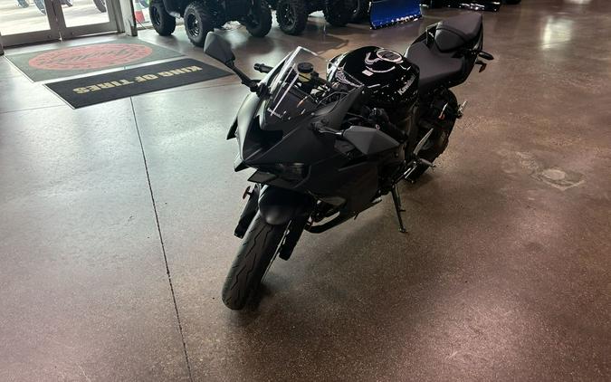 2027 Kawasaki Ninja® ZX™-6R