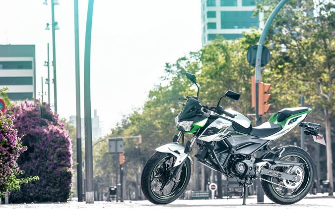 2024 Kawasaki Z® e-1 ABS - Spark a New Era As Early As December 2023!