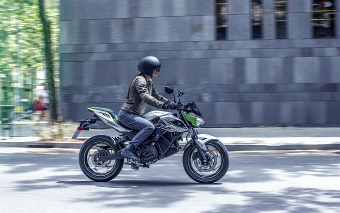 2024 Kawasaki Z® e-1 ABS - Spark a New Era As Early As December 2023!
