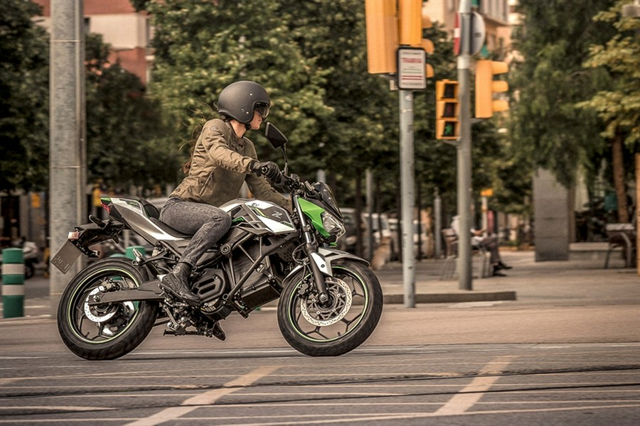 2024 Kawasaki Z® e-1 ABS - Spark a New Era As Early As December 2023!