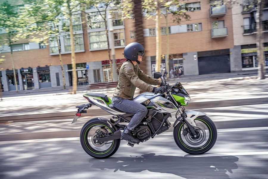 2024 Kawasaki Z® e-1 ABS - Spark a New Era As Early As December 2023!