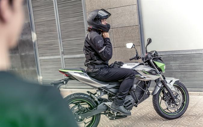 2024 Kawasaki Z® e-1 ABS - Spark a New Era As Early As December 2023!